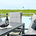 Penthouse De Stoeoer Apartmán *