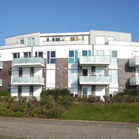 Penthouse De Stoeoer アパート