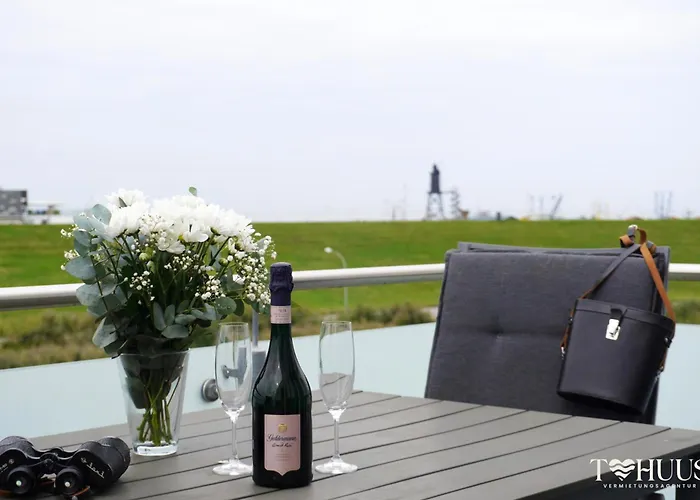 Penthouse De Stoeoer شقة